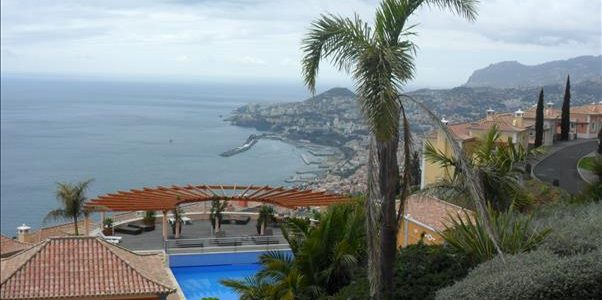 Fantastic House in Private Condominium