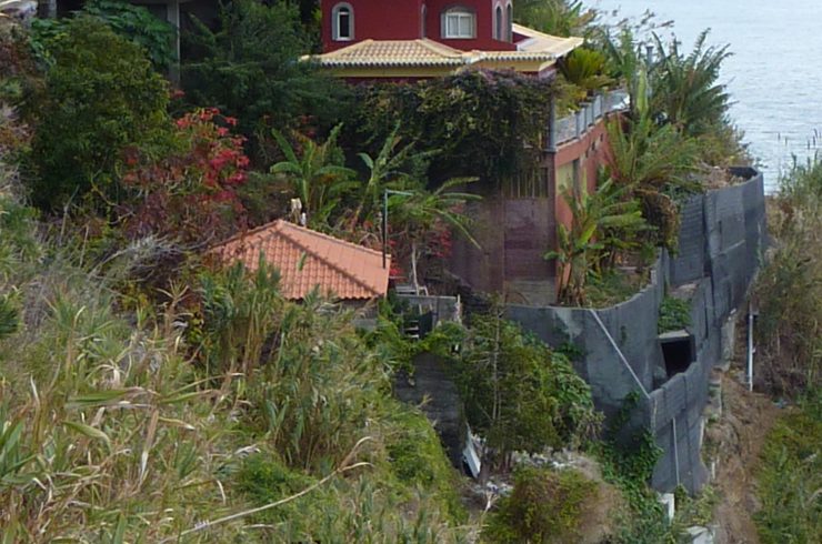 Development land on the coast in Calheta